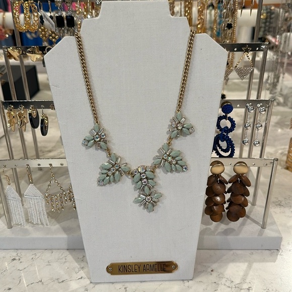 J Crew pale green and crystal stone costume necklace - Picture 1 of 3